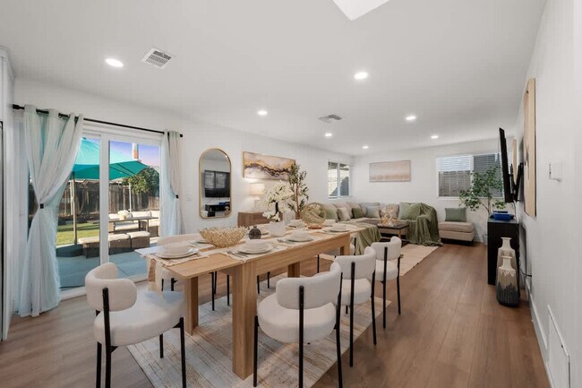 Foto del edificio - 1676 Raynell Way