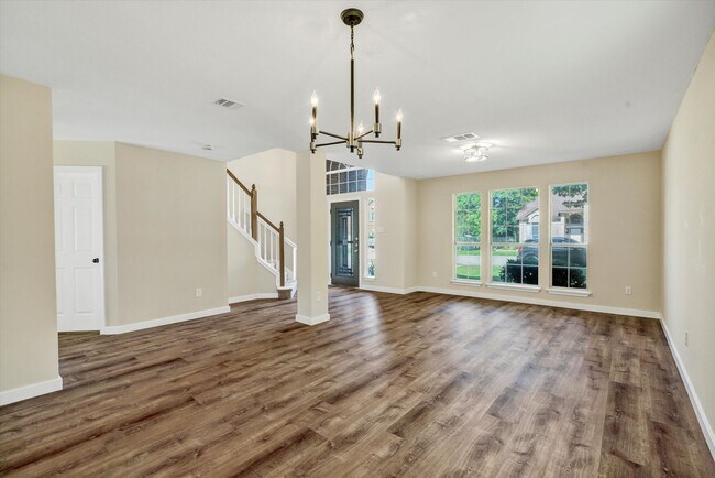 Foto del edificio - 412 Steeplechase Dr