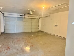 Building Photo - 3602 Brier Gardens Dr