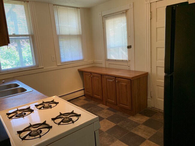 Building Photo - 1 White Pl