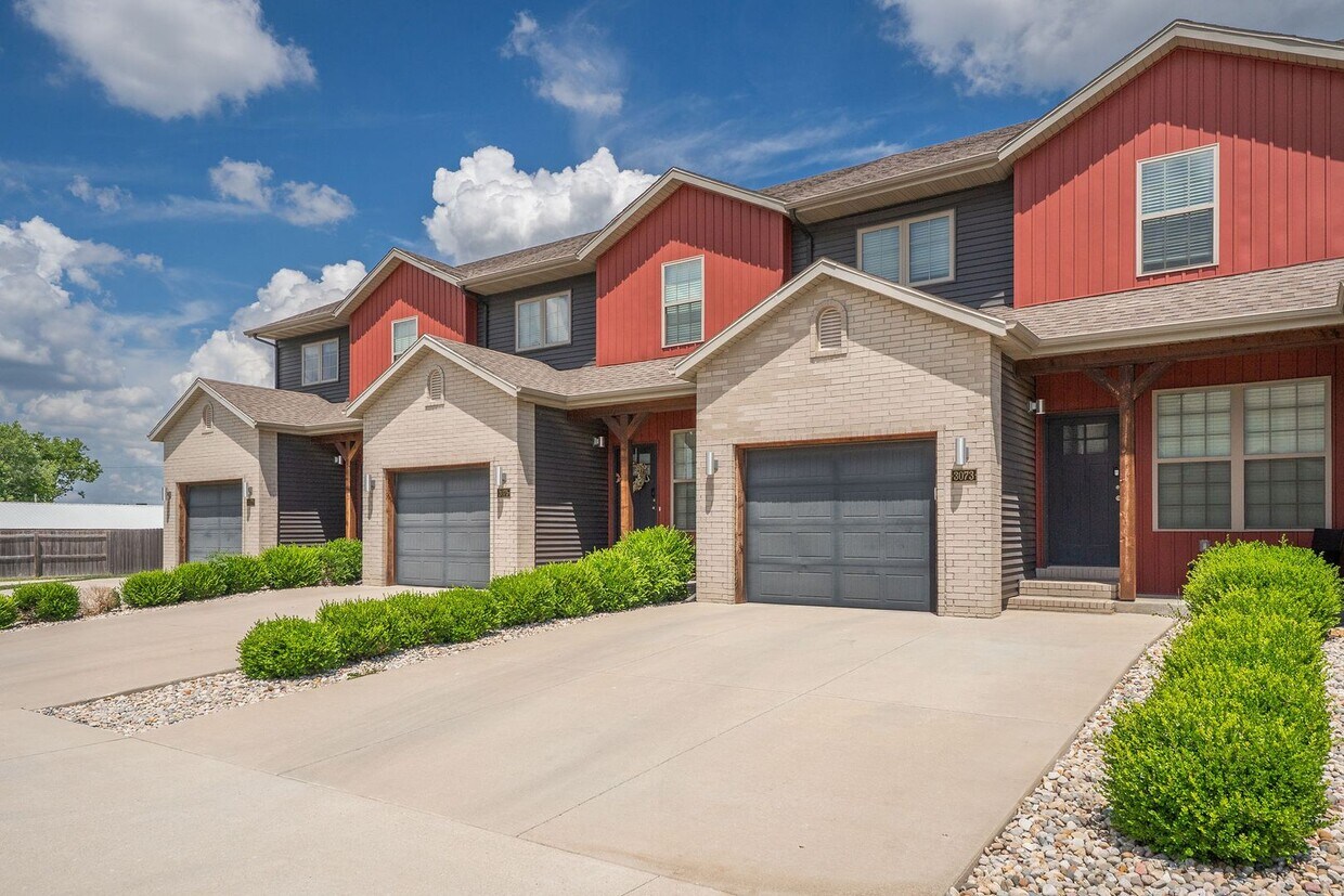 Foto principal - 1/2 OFF 1ST MONTHS RENT!!! NEW LUXURY 3 BE...
