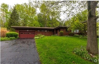 Building Photo - 120 Donovan Dr