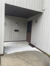 Building Photo - 327 N Greeley Ave