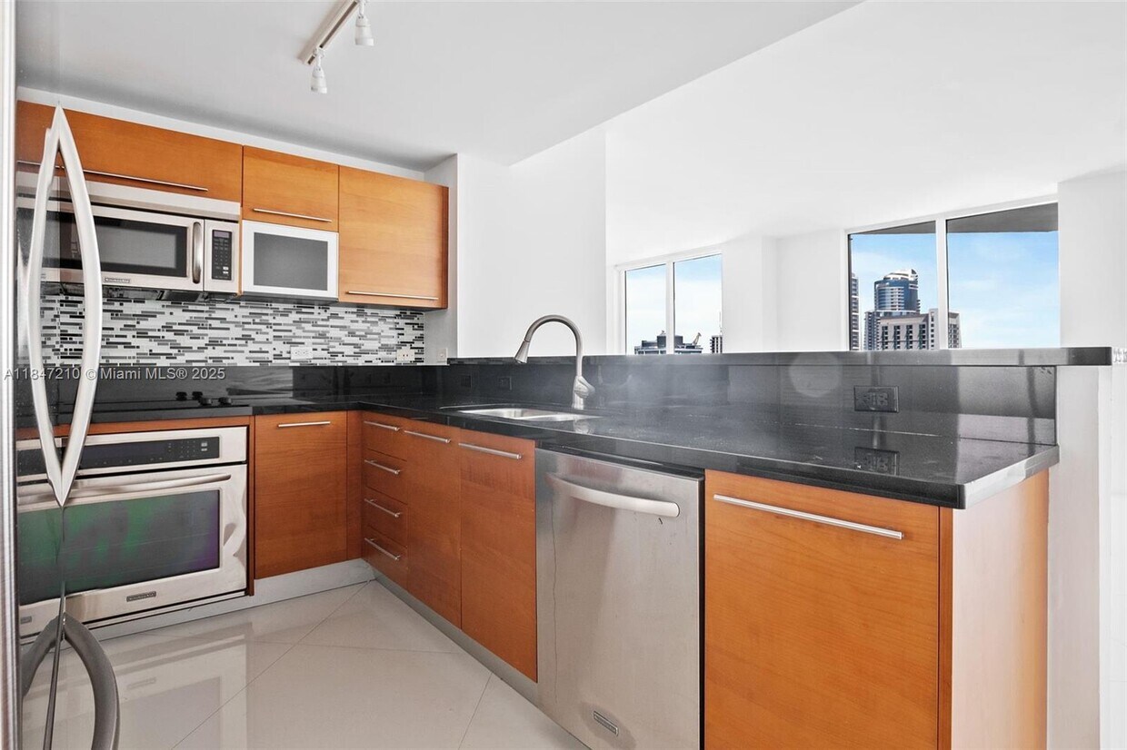 Foto principal - 253 NE 2nd St