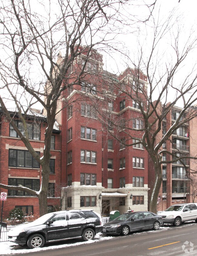 Building Photo - 641 W Sheridan Rd