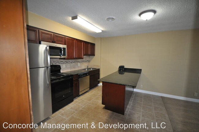 Building Photo - 601 S 18th St