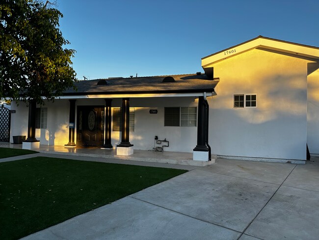 Building Photo - 17601 Caprino Pl