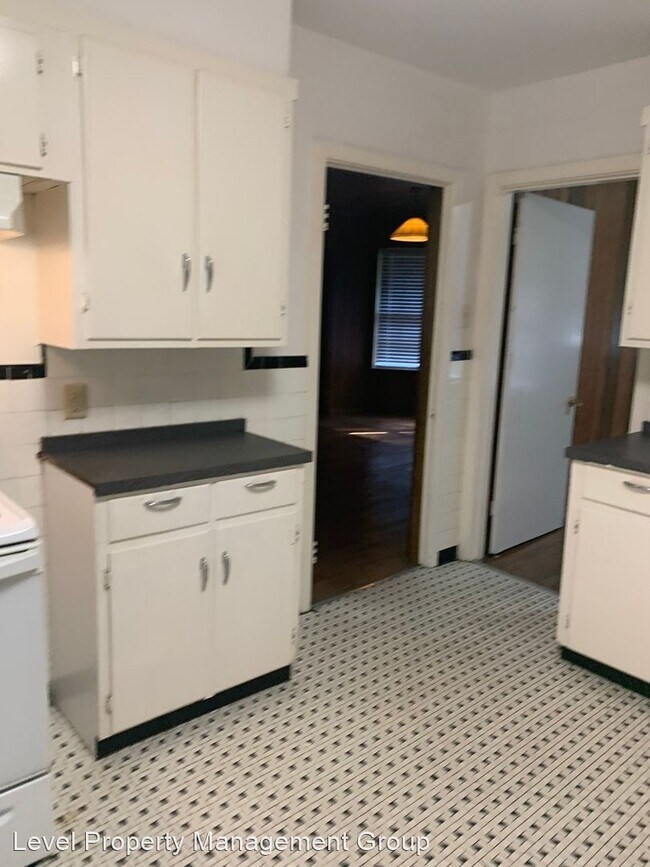 Building Photo - 2 br, 1.5 bath House - 307 McQueen Avenue