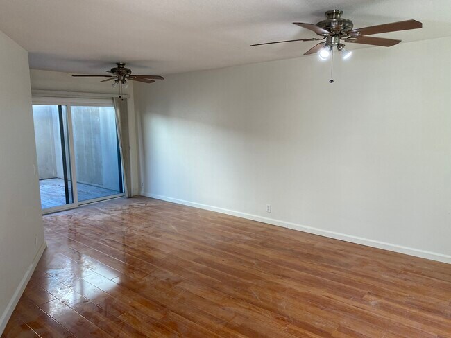 Foto del edificio - 8442 Via Sonoma