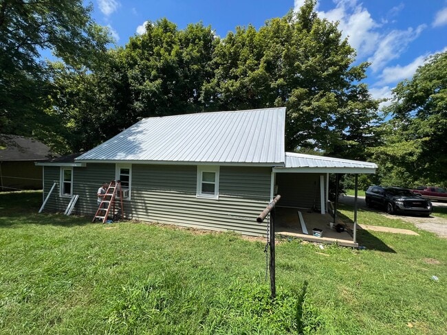 Building Photo - 126 Lakeview Dr