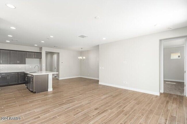 Building Photo - 17625 W Colter St