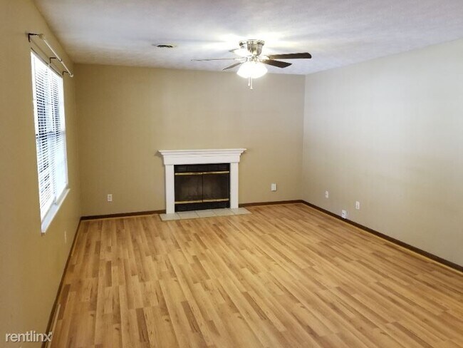 Building Photo - 2 br, 2 bath Townhome - 122 High Point Drive