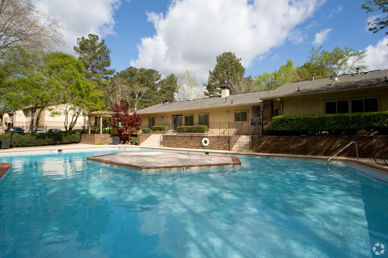 Riverwood Apartments 1045 Bridge Rd Roswell, GA