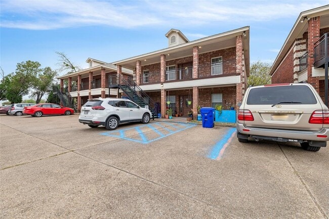 Building Photo - 1401 Wood Ave