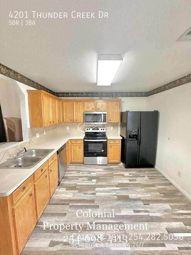 Building Photo - 4201 Thunder Creek Dr