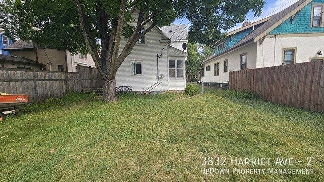 Foto del edificio - 3832 Harriet Ave