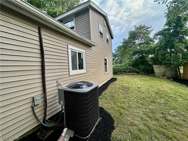 Foto del edificio - 5636 Hopkins Rd