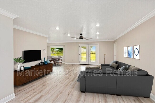 Building Photo - 6861 Oyster Dr