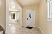 Newly Remodeled 4-Bedroom Oakland Duplex with Gated Parking