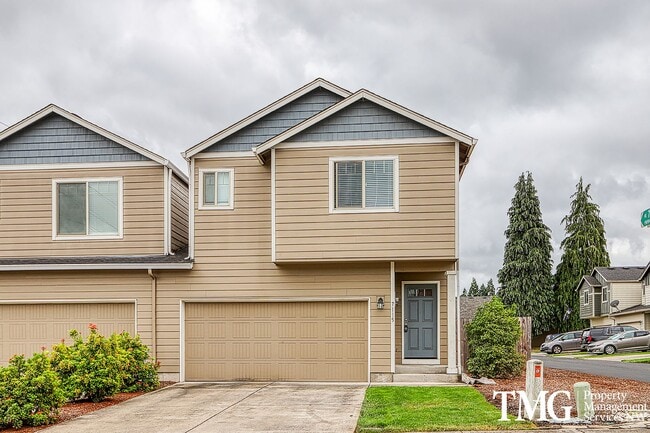 3 Bedroom/2.5 Bath With Fenced Backyard, W/D Included, and AC! - 3 Bedroom/2.5 Bath With Fenced Backyard, W/D Included, and AC! House