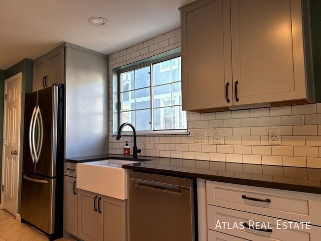 Building Photo - 8070 Decatur St