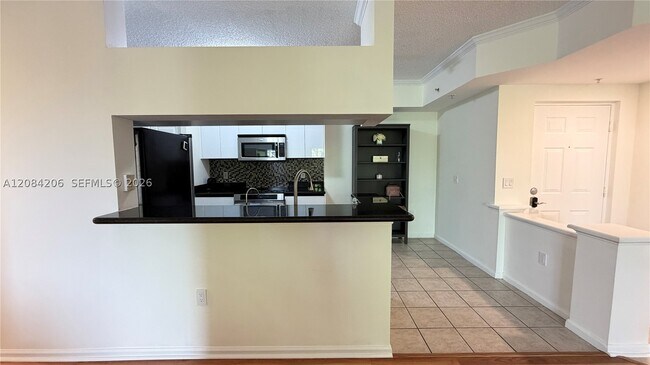 Foto del edificio - 17150 N Bay Rd