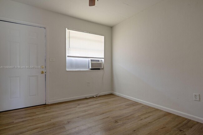 Building Photo - 26701 SW 137th Ave
