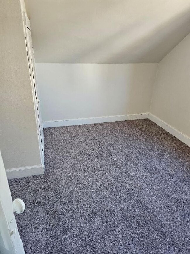 Foto del edificio - 706 E Doege St