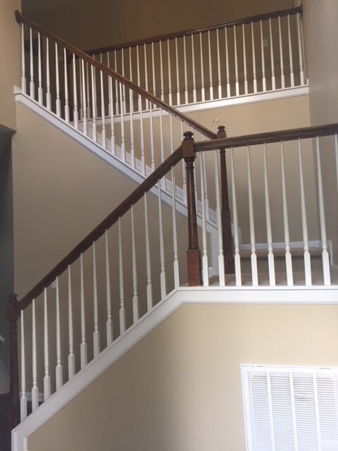 Foto del edificio - Simpsonville - 4BD+Bonus/2.5BA, 2425SF