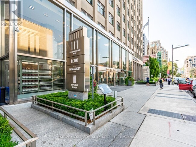 Building Photo - 111 St Clair Ave W