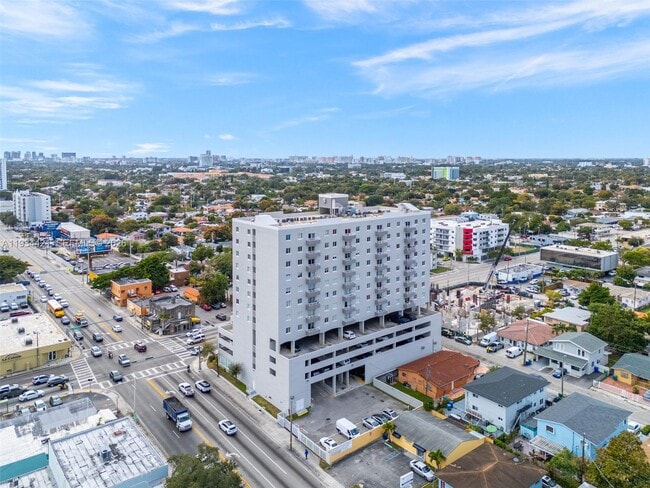 Foto del edificio - 2217 NW 7th St
