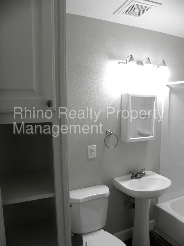 Foto del edificio - Newly Refurbished ** First Month Free**