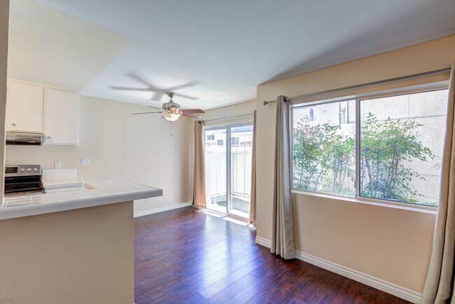 Foto del edificio - 4558 Willis Ave