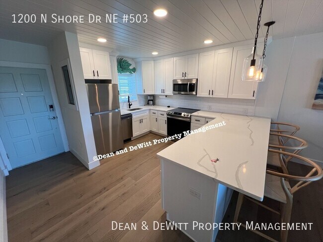 Foto del edificio - 1200 N Shore Dr NE