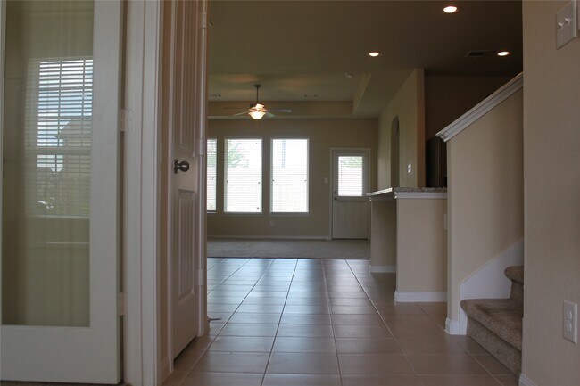 Foto del edificio - 3715 Don Giovanni Pl