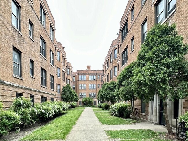 Building Photo - 1363 W Estes Ave