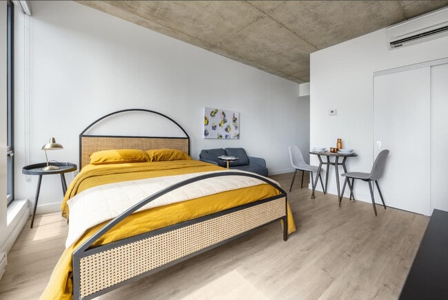 Building Photo - 1555 Boul. René-Lévesque O