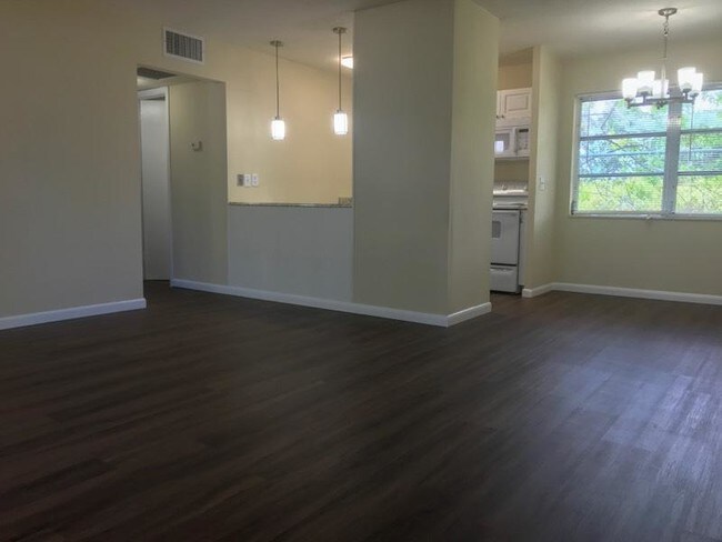 Foto del edificio - 5205 Eadie Pl