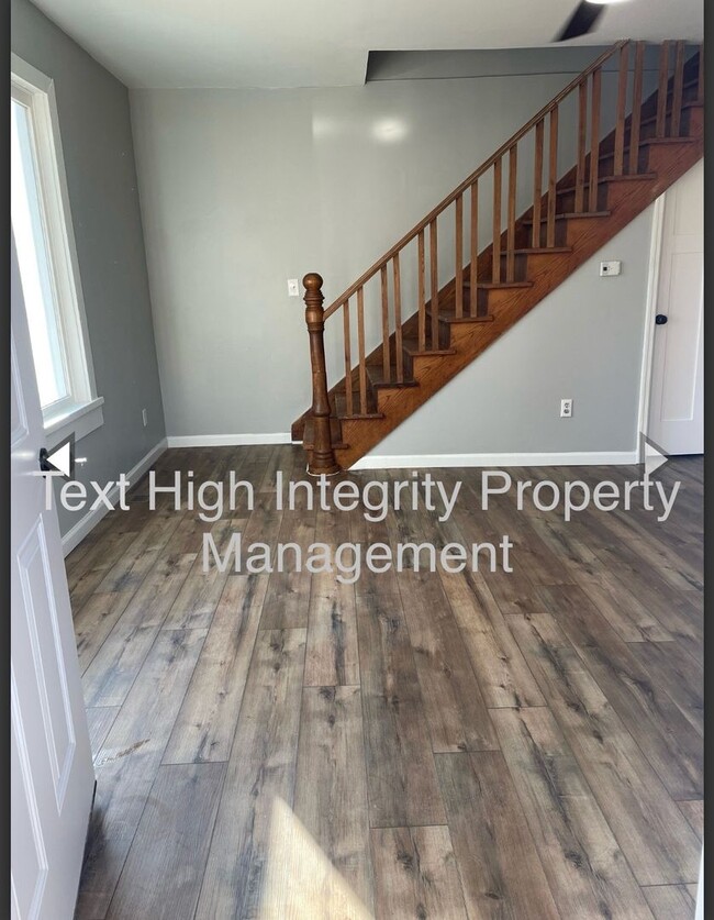 Foto del edificio - 3032 Lake Rd