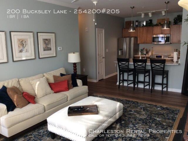 Building Photo - 200 Bucksley Ln