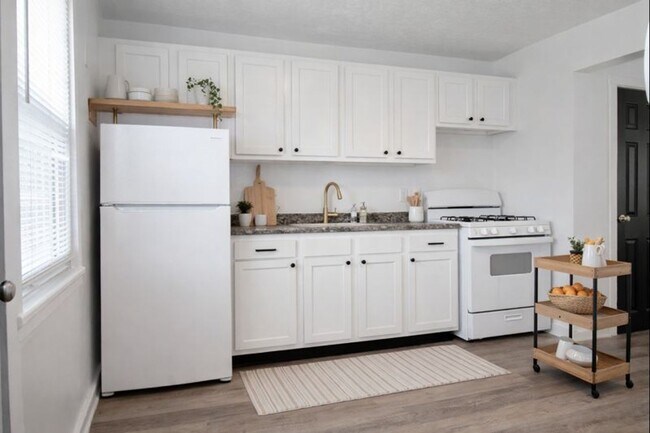 Foto del edificio - 62 Midland Heights Cir