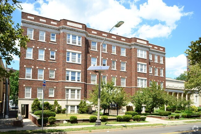Building Photo - The Courtyard