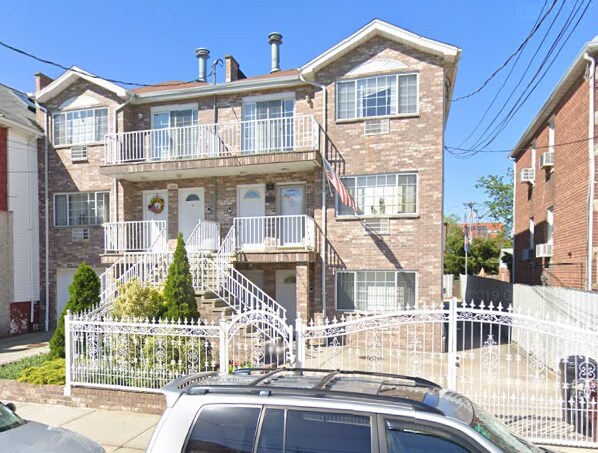 front - 1661 Colden Ave