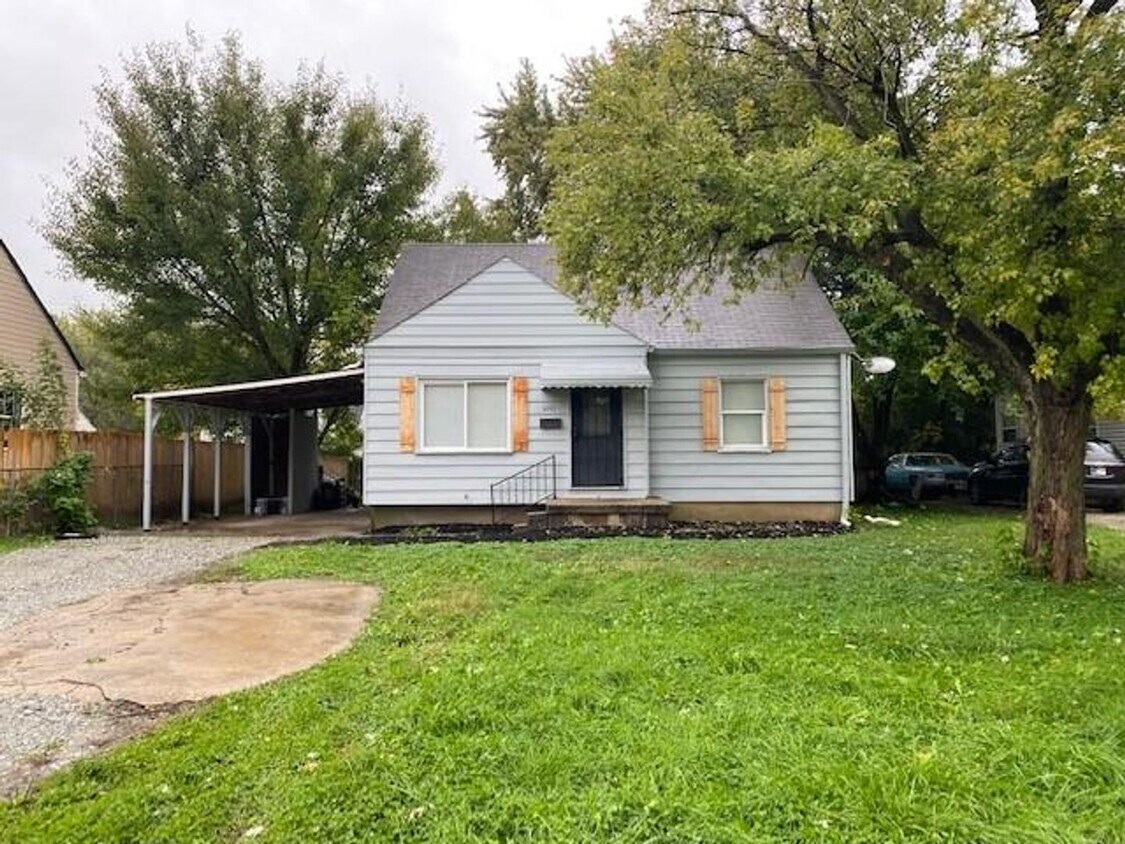 Primary Photo - 4 Bedroom Home in Warren Township