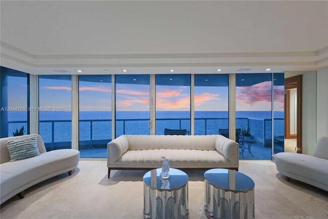Foto del edificio - 5025 Collins Ave