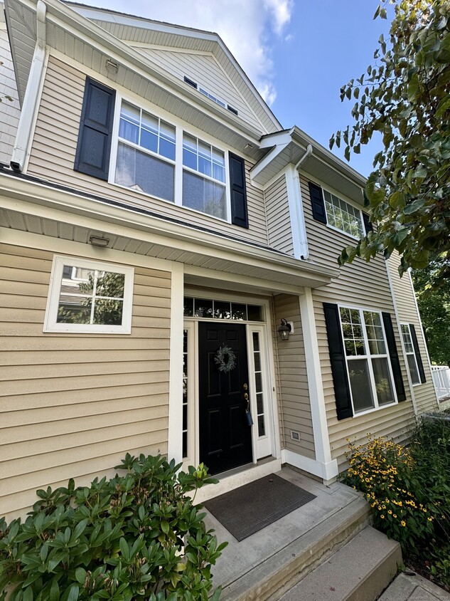 Primary Photo - 14 Park Pl Cir