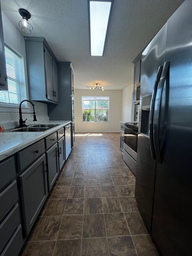 Foto del edificio - 318 Chadwyck Cir