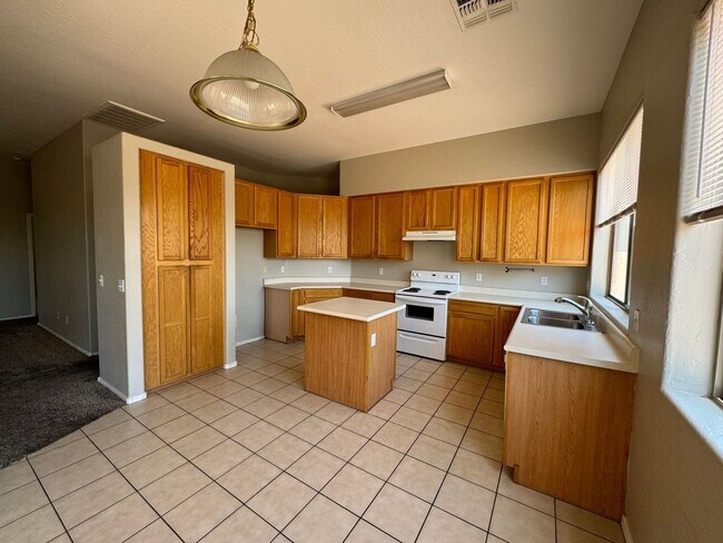 Building Photo - 3 Bedroom - 2 Bath - 1435 Sq. Ft. Home in ...