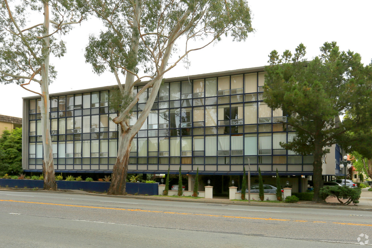 Primary Photo - 500 at Camino Real