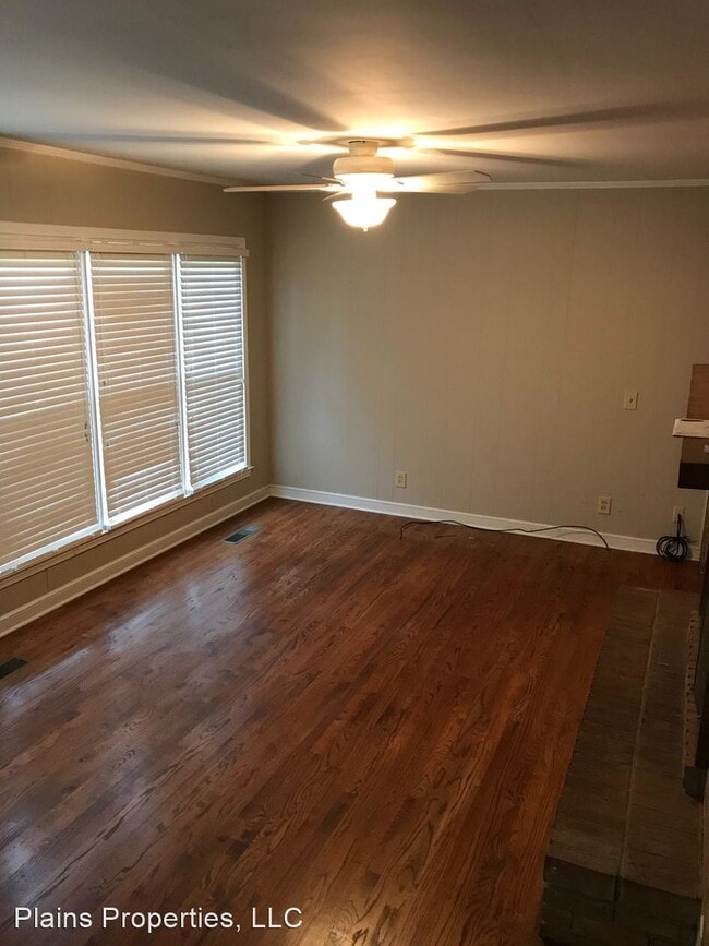 Building Photo - 4 br, 3.5 bath House - 505 N. Cary Drive